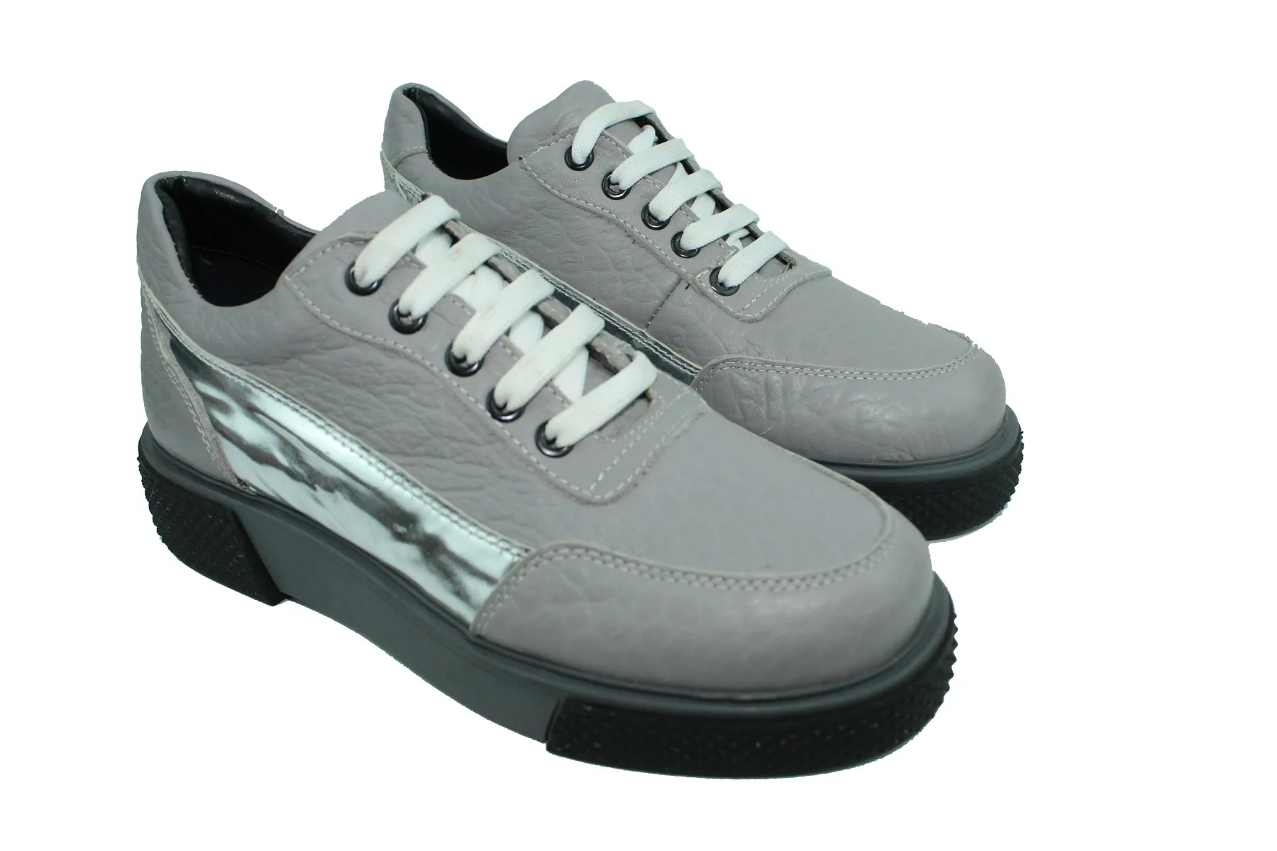 

Серые женские спортивные туфли ZER Shoes