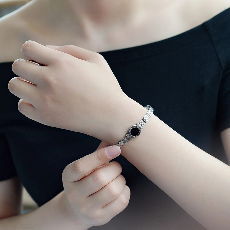

Fashion Black Color Shell Roman Number Bracelet For Women Femme 2021 New Jewelry Gifts Wholesale Stainless Steel Men Bangles