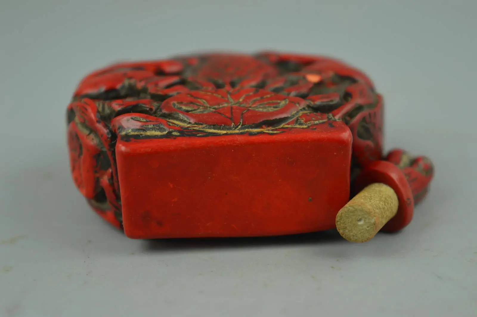 

Collection Chinese Rare Handwork Coral Carve A Pair Of Fairchild Holding Fish Delicate Snuff Bottle Wealth And Good Luck Gift