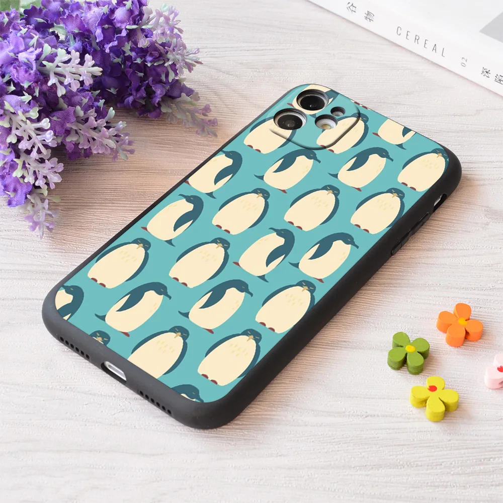 

For iPhone Happy Penguins Print Soft Matt Apple iPhone Case