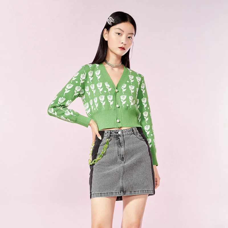 

Новинка весна-осень 2021, Женский вязаный кардиган с цветочным узором, на пуговицах с жемчугом, с V-образным вырезом и длинными рукавами, корот...