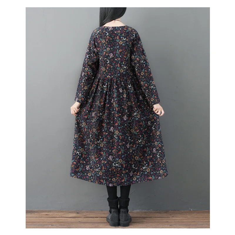 Винтажное весенне осеннее женское вельветовое платье со стоячим длинным рукавом