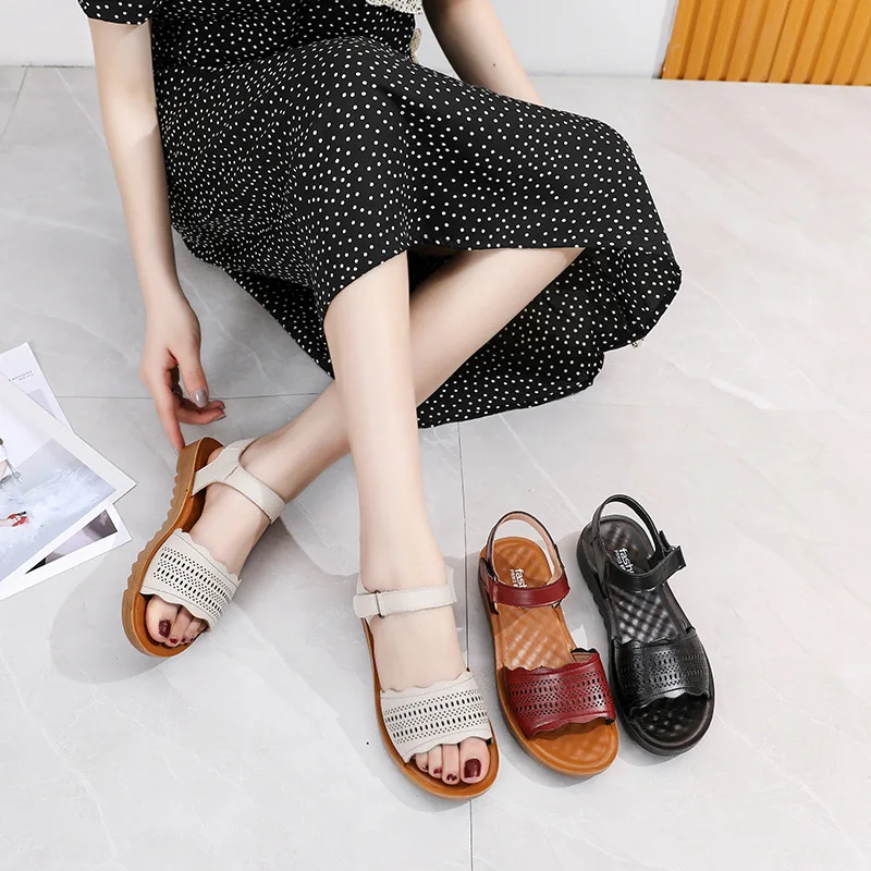 Harga Sandal Wanita 2021 Baru Ibu Datar Pijat Bersol Tebal Lereng Dengan Sol Lembut Peri Angin Terowongan Sepatu Kulit