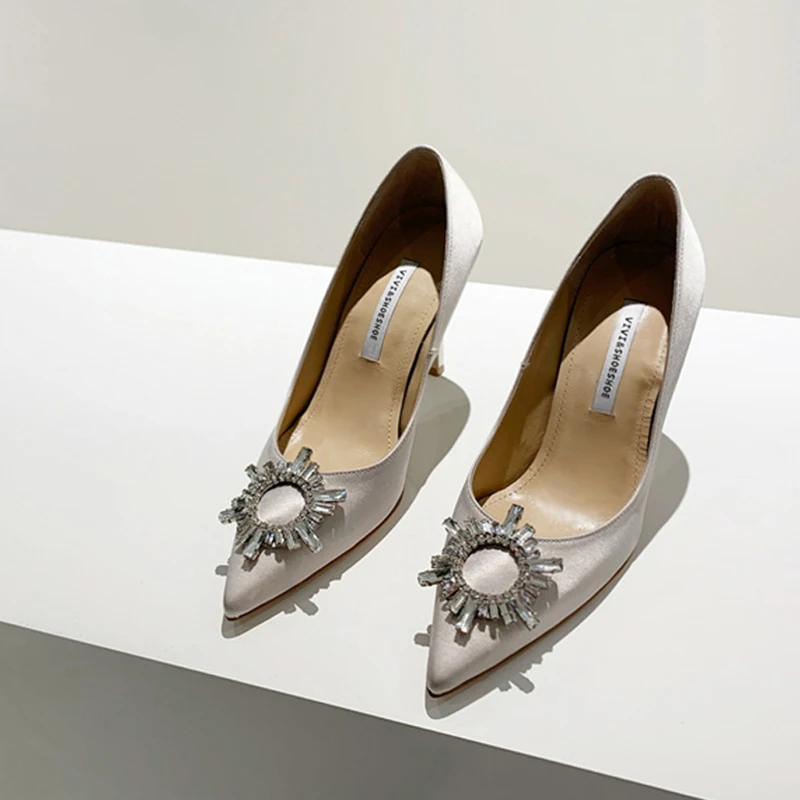 Босоножки женские Baotou летние красные с острым носком на тонком каблуке стразы