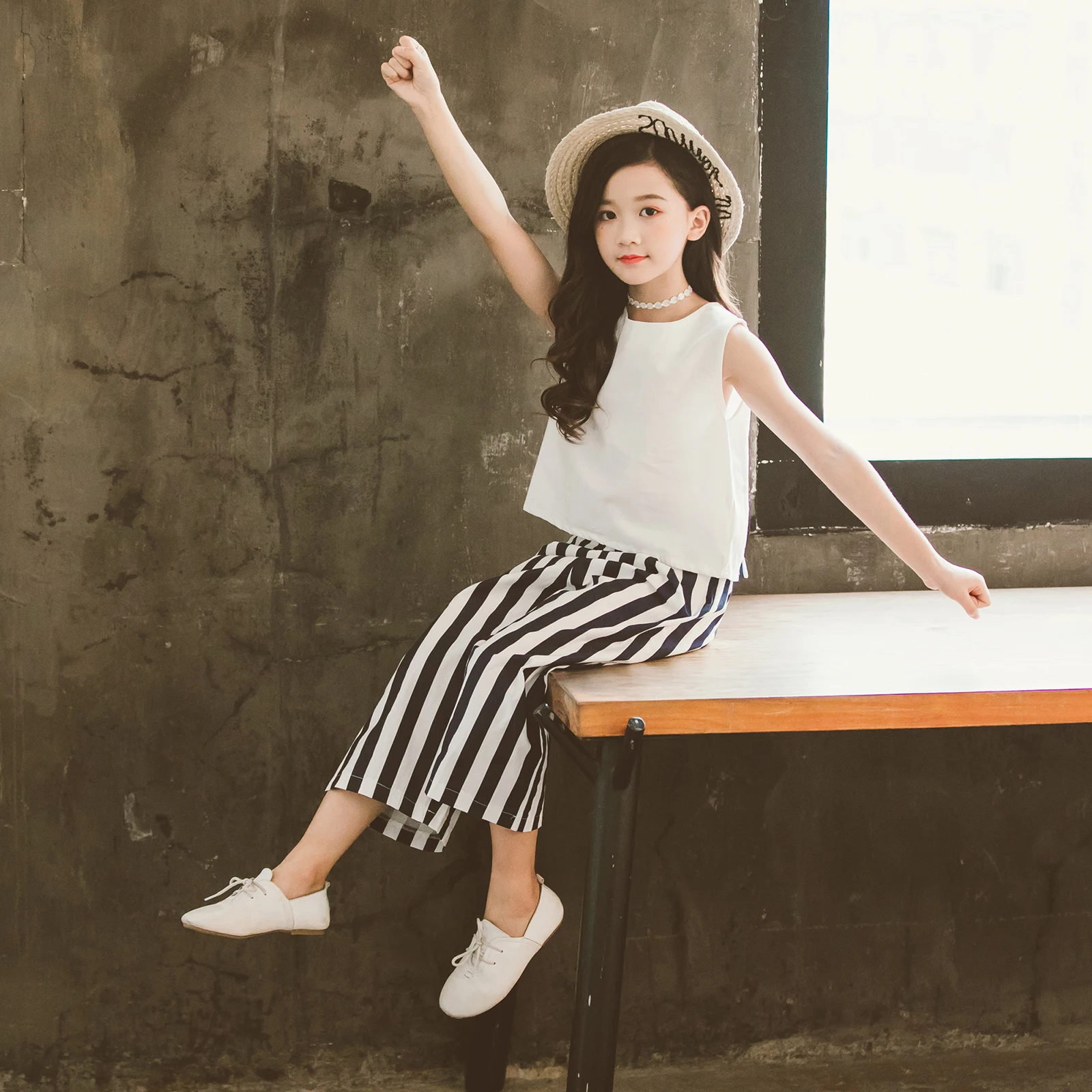 

2 Pcs Toddler Summer Outfits, Girls Solid Color Round Neck Bowknot Tank Top + Striped Wide-leg Pants