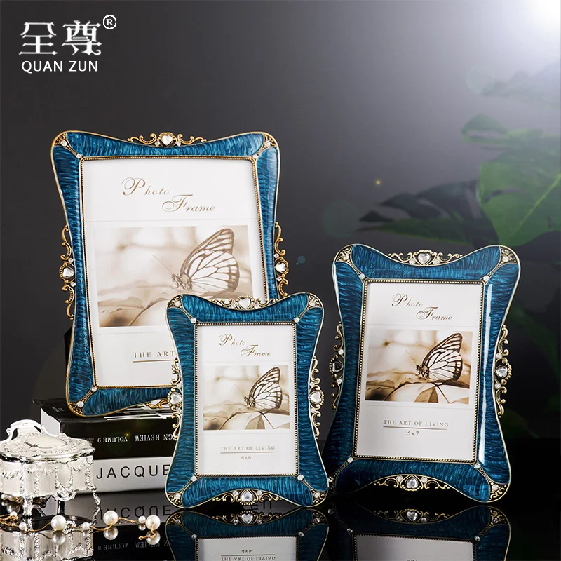 

Luxury Ornament Poster Fashion Photo Frame Metal Square Nordic Photo Frame Art Modern Baby Desk Marco Fotos Home Decor BK50XK