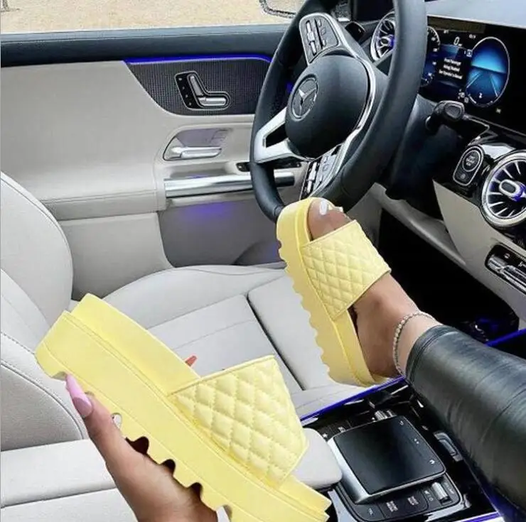 

Spring/Summer 2021 women Luxury Shoes Slipper Summer PU leather Women's Sandal Casual Slides Outdoor Female Flip Flops