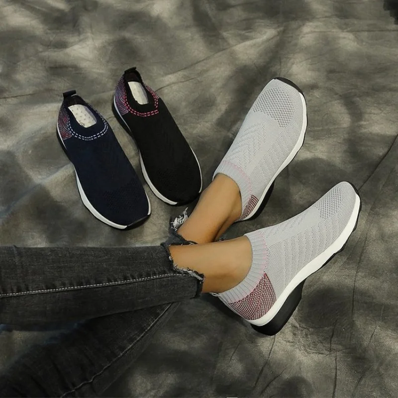 New Women Shoes Ladies Vulcanize Shoes Slip-On Knit Solid Colors Sneakers for Female Sport Mesh Casual Shoes for Women 2021