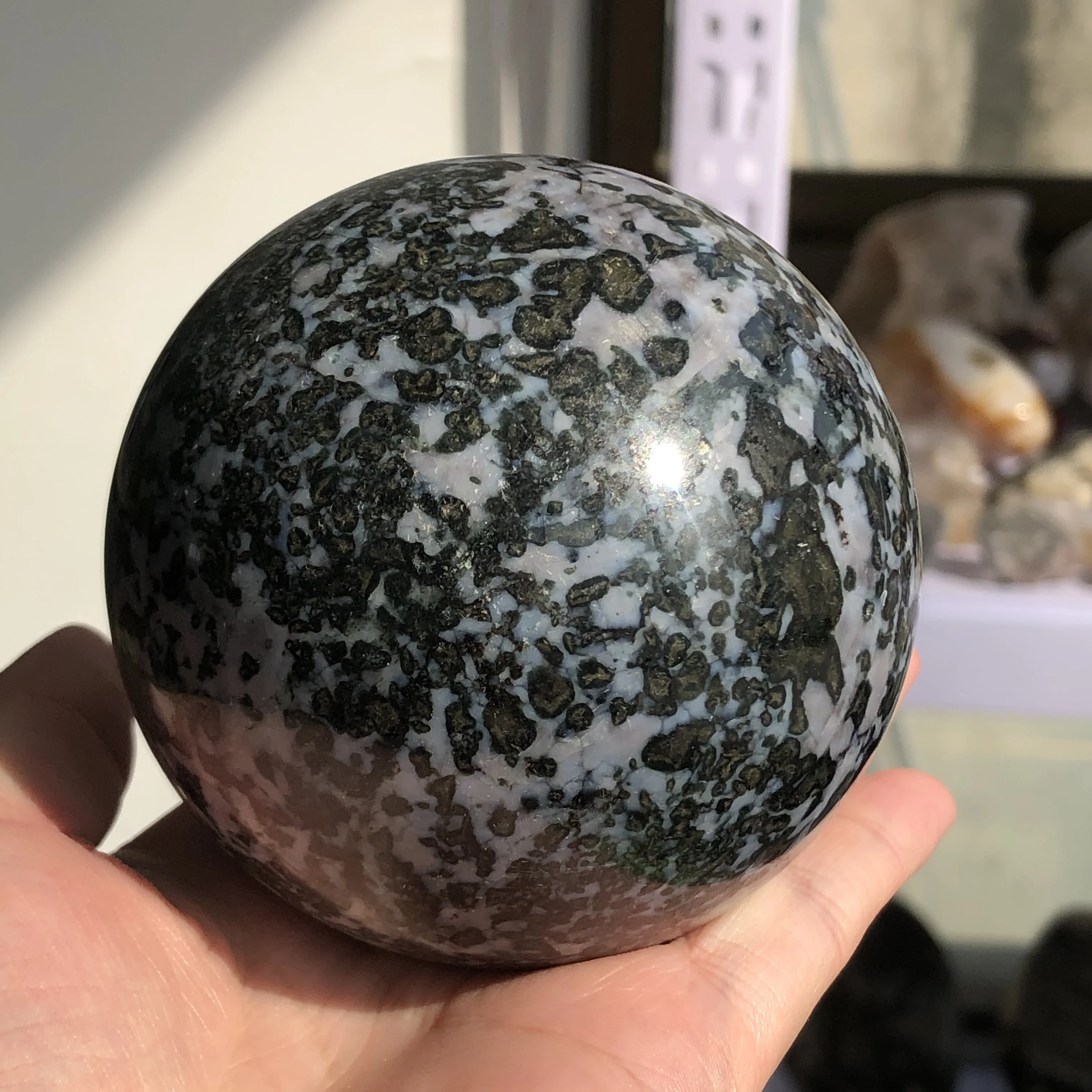 

Натуральный стеклянный шар из яшмы Gabbro, Исцеляющие массажные камни, Декор