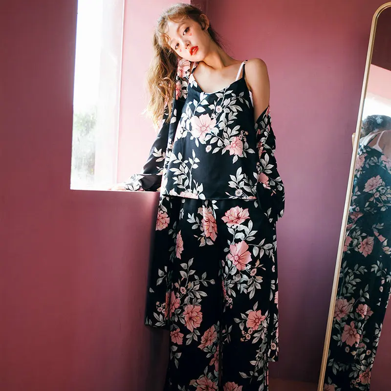 

Hot Selling New Women's Sexy Pajamas Silk-like Three-Piece Loose Pajamas Bath Clothes Sleepwear Nightgrown