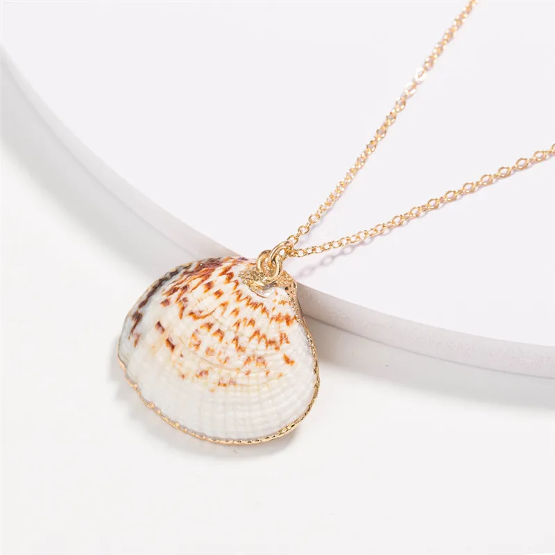 

Summer Beach Sea Shell Pendant Necklace Queen Coin Multi Layer Pearl Beads Letter M Moon Natural Green Stone For Girl Gifts