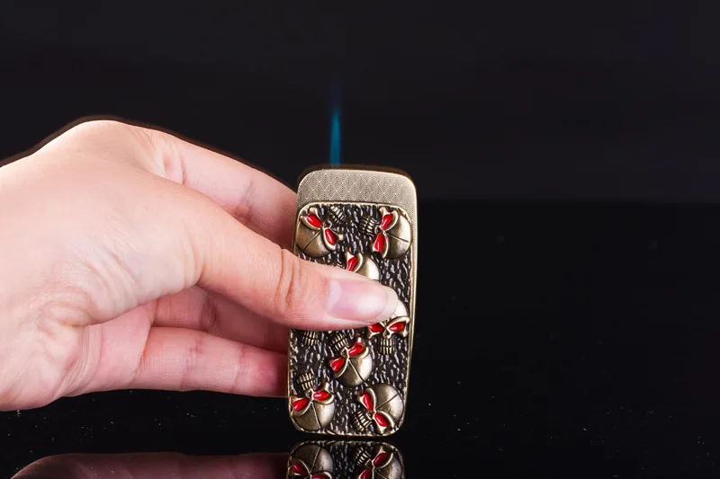 Ветрозащитная Зажигалка для сигарет надувная Бутановая газовая зажигалка в форме черепа зажигалки с карманом складной нож курительные гаджеты для мужчин