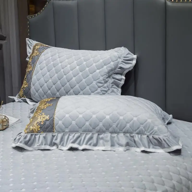 

Luxury Gray Blue Beige Crystal Velvet Flannel Fleece Quilted Gold Lace Bedspread Bed Cover Bed Sheet Mattress cover Pillowcases