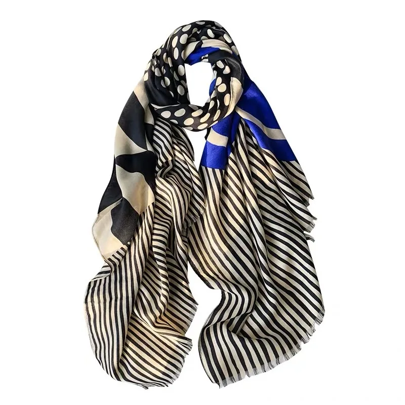 

Fashion cotton material Beach Flower Shawl autumn winter lady matching scarves Women quality cotton Print silk scarf Bandana