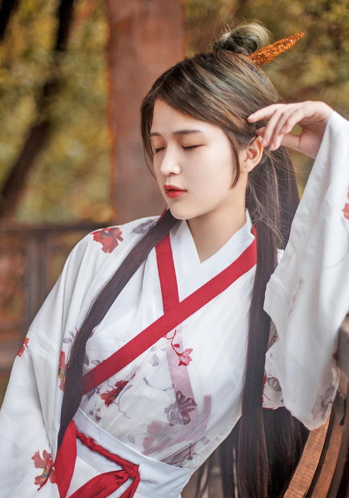 

2020 White Fairy Ancient Hanfu Dress Traditional Chinese Dance Costumes Embroidered Folk Tang Suit Elegant Performance Clothing