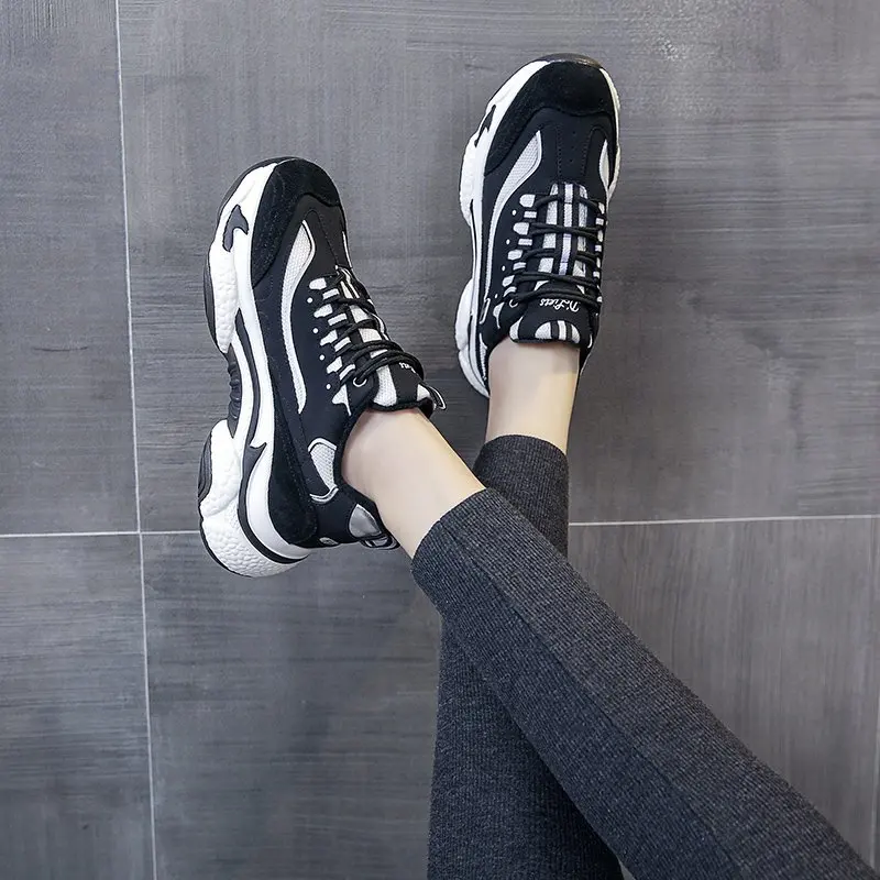 

2021 new autumn and winter women shoe with velvet thick soles to increase sports women shoe women casual shoe low-top warm shoes