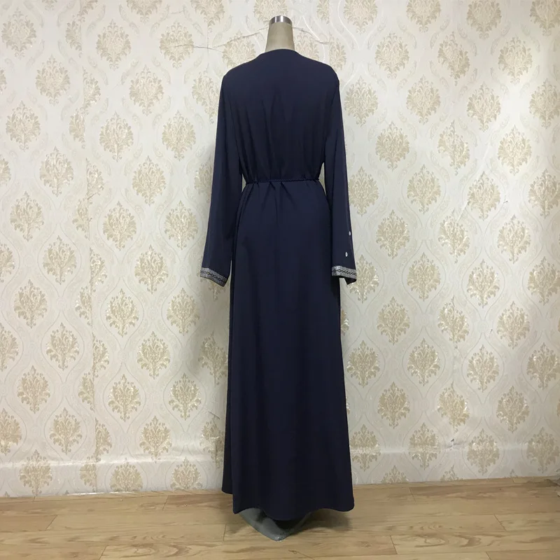 Мусульманское платье Abaya расшитое бисером кафтан верхняя одежда туника Арабская
