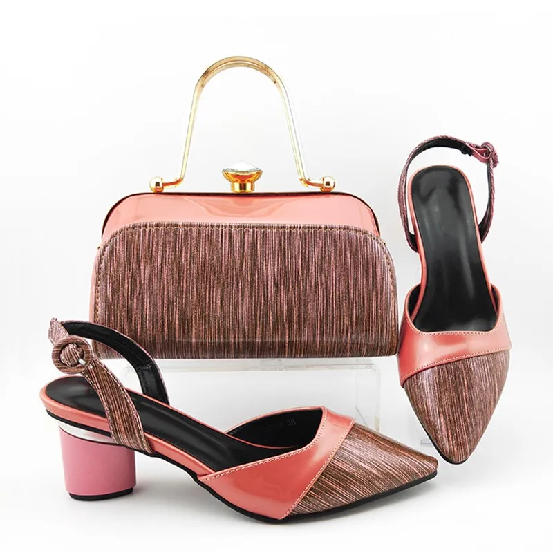Новые модные розовые женские туфли лодочки с сумочкой комплект из туфель в