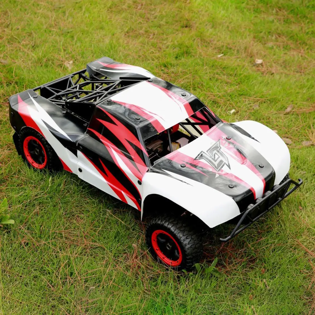 Внедорожник Surwish 1:5 4WD с бензиновым приводом и дистанционным