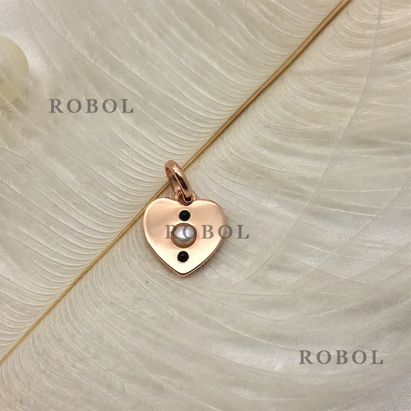 

Подвеска в виде медведя из серебра пробы, позолоченная