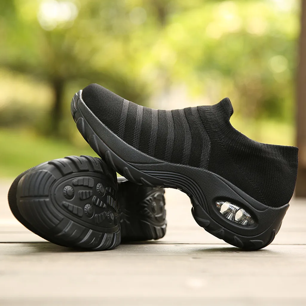 Женские кроссовки без шнуровки черные сетчатые дышащие носки на плоской подошве