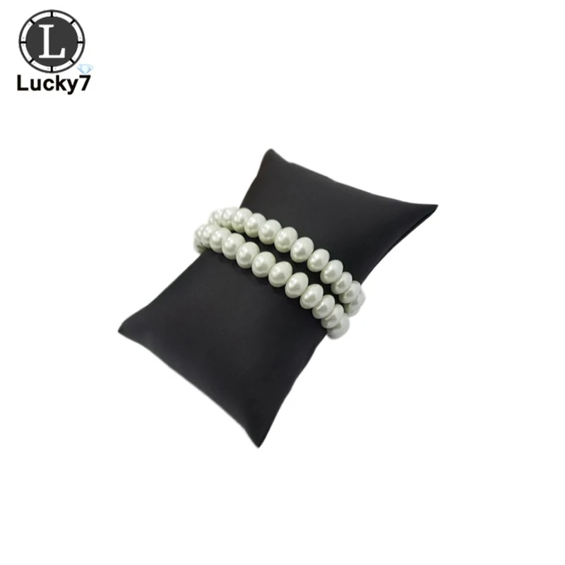 Black PU Leather Маленький размер из искусственной кожи Ювелирные изделия Подушка Дисплей Держатель Браслет показывающий Организатор подушек часы витрина Часы Подушка дисплей - Цвет: Black PU Leather
