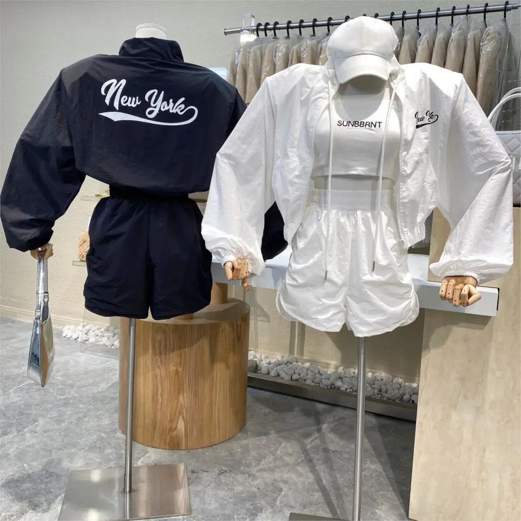 

Niche Design Handsome Lettered Print Coat With Shoulder Pads Long Sleeves Tight Waist Wide Leg Shorts With Side Slit Sportsuit