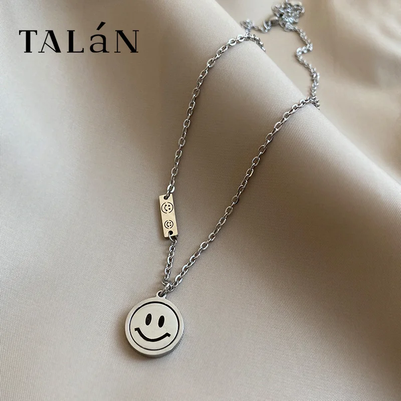 

2021 New Titanium Stainless Steel Pendant Necklaces for Women Bohemia Rotating Smile Couple Double Face Expression Jewelry