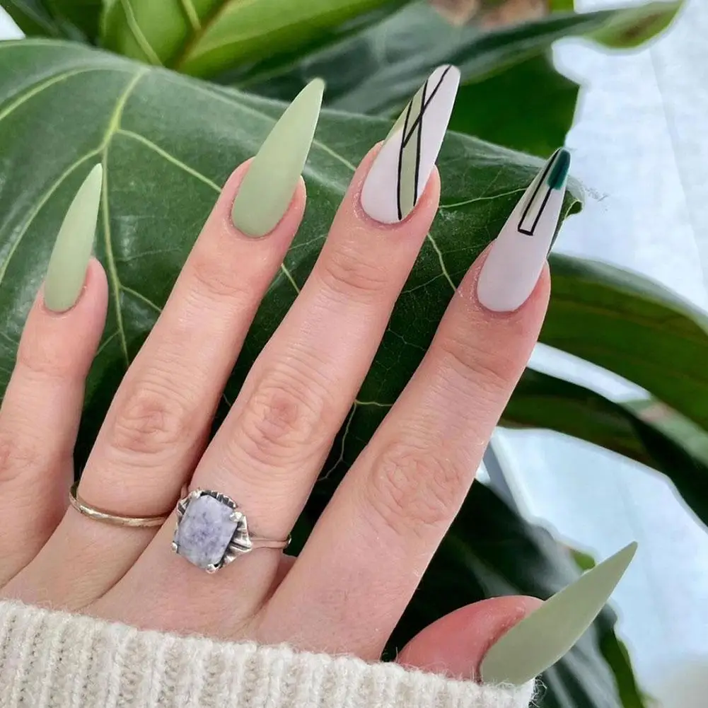 

24pcs Fake Nails Matte Green Nail Sticker Type Detachable Long Fashion Manicure Wear Detachable Round Head Nail Clip