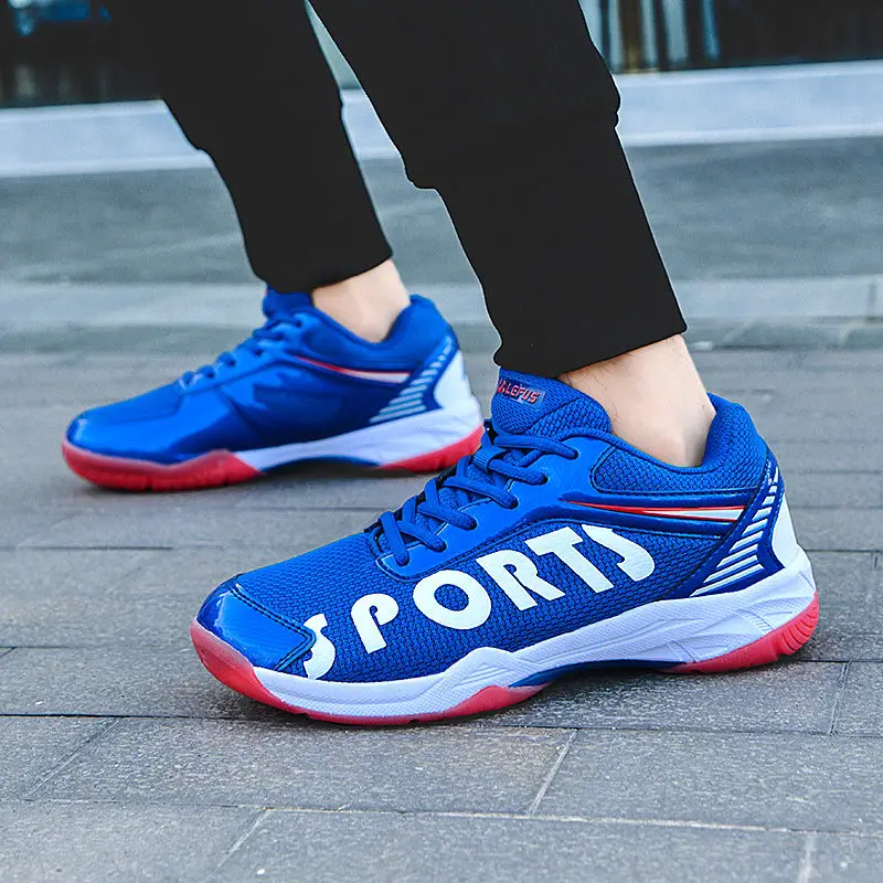 New Fashion Couples Training Badminton Shoes Lightweight Mesh Volleyball Sneakers Anti skid Breathable Quality Tennis Shoes Men
