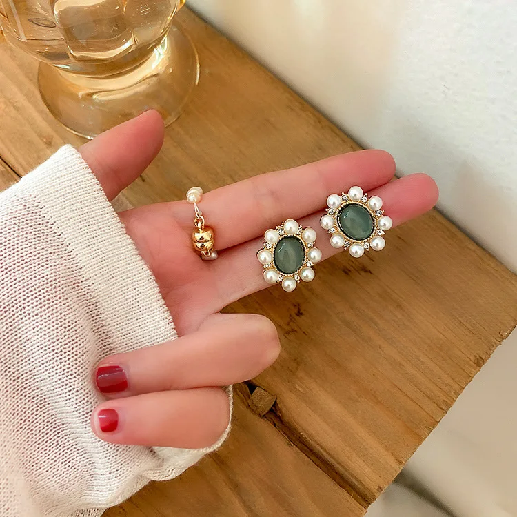 

925 Silver Needle Iu Li Zhien's New Simple With Pearl Geometry At The East Gate Of Korea Earrings