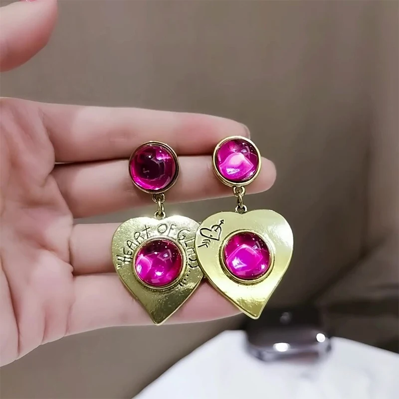 

Women Vintage Heart Geometric Drop Earring for Girl Fashion Crystal Asymmetric Love Pendant Earrings Punk Hot Sell Party Jewelry