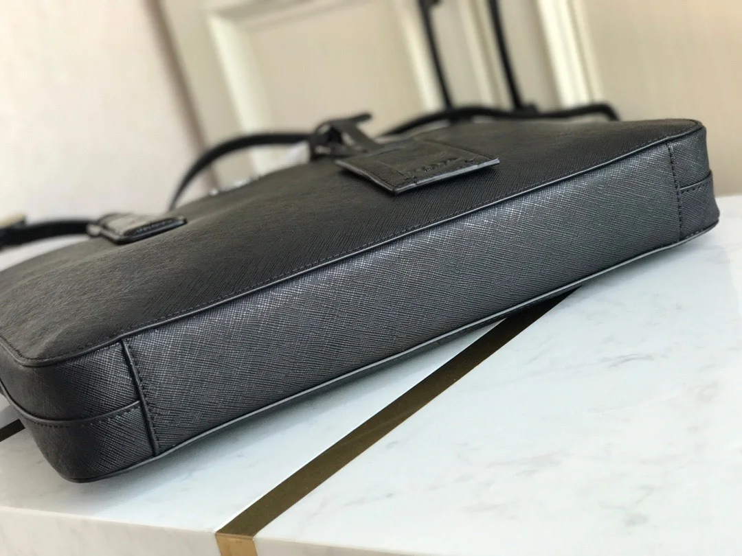 

2021 Spring New All-match Large-capacity business Cattle leather handbag men's briefcase shoulder messenger bag