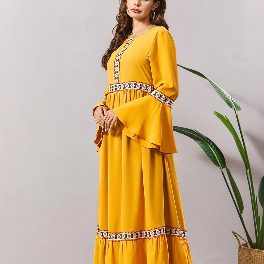 

Muslim Women's Large Size Yellow Lace Patchwork Horn Long Sleeve Bohemian Dubai Temperament Versatile Fashion Dress Abaya