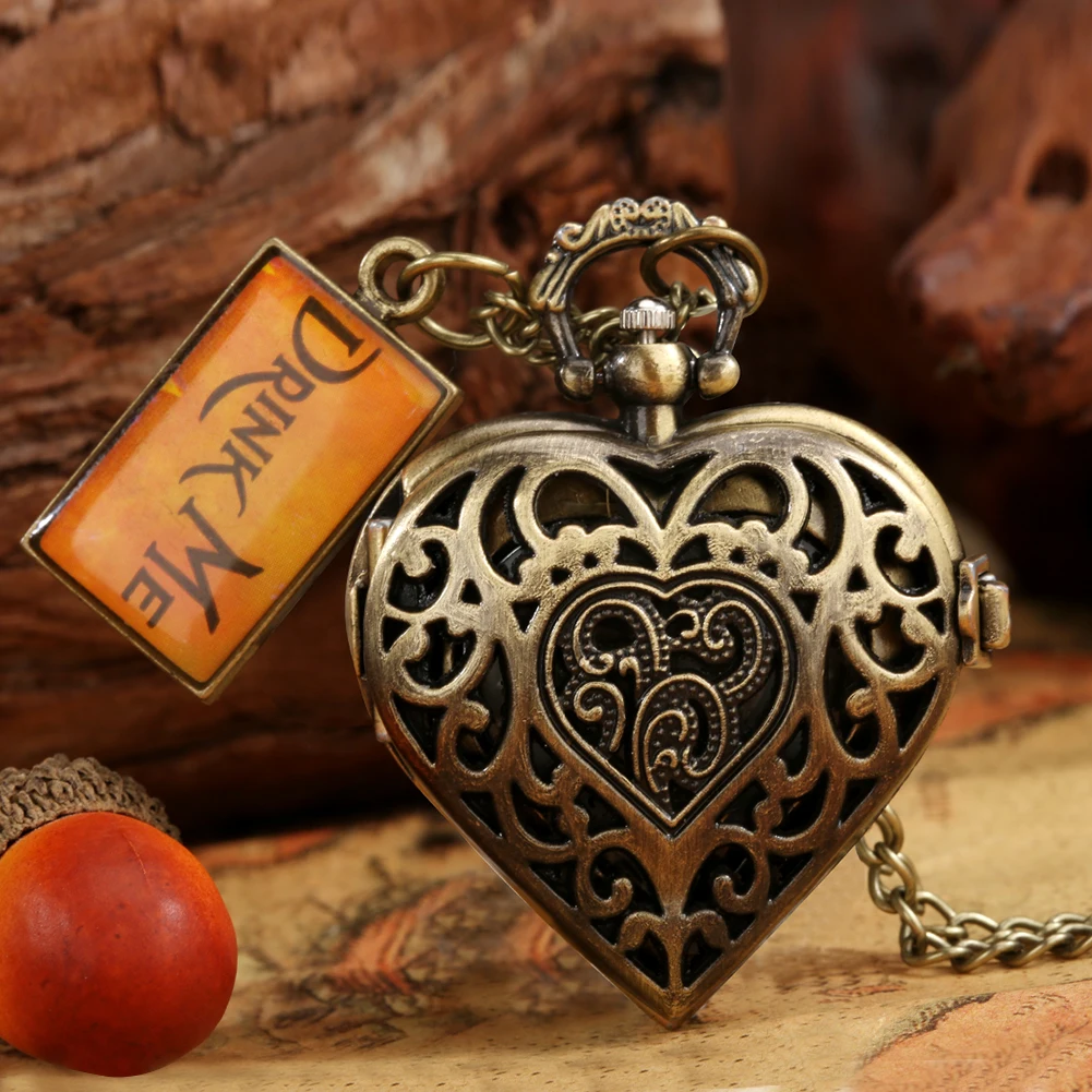 Hollow Heart Quartz Pocket Watch Bronze Necklace Tag Pendant Chain Ladies Pocket Watch Souvenir Gift for Girlfriend Fob Watch