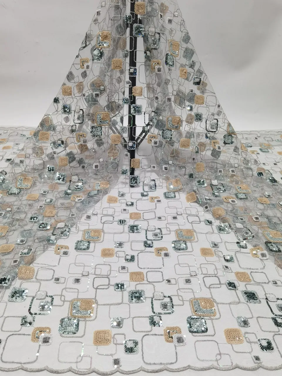 

African French Tulle Lace Fabric 2020 High Quality Lace Nigeria Sequence Mesh Lace Material Women Dress FJ3912