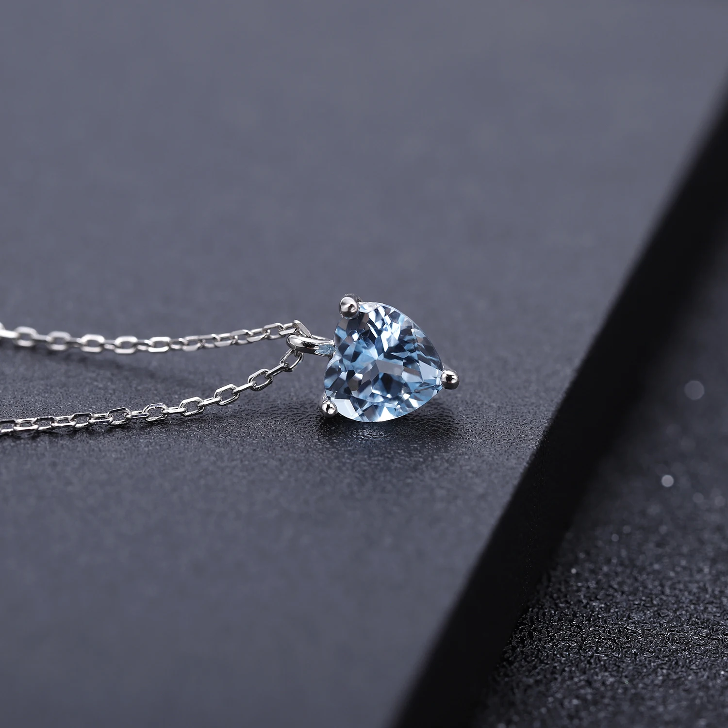 GEM'S BALLET 925 Sterling Silver Heart-shaped Jewelry 1.54 CT Natural Sky Blue Topaz Pendant Necklace Women Gifts