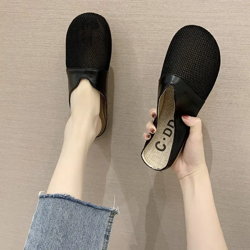 

Low Flat Shoes Female Ladies' Slippers Luxury Slides Loafers Cover Toe Slipers Women Summer Soft Designer 2021 Fretwork Basic Ru