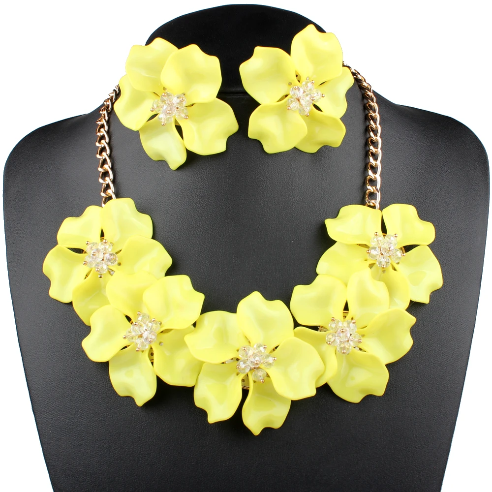 Женский комплект из колье и серёг с кристаллами | Украшения аксессуары