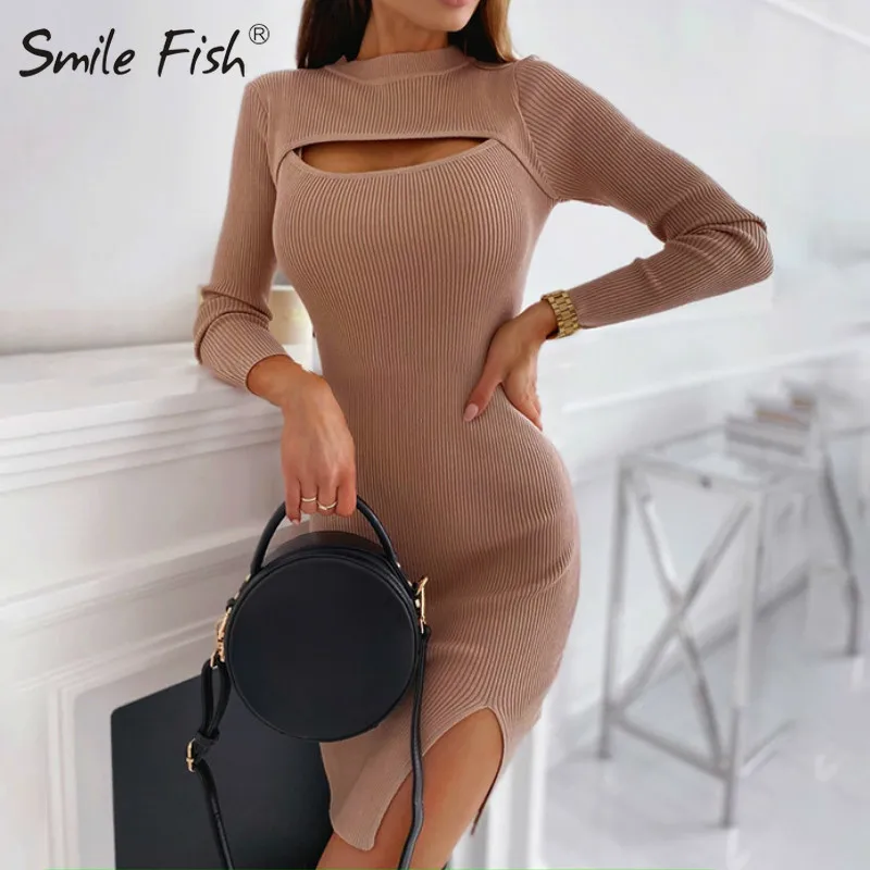 Трикотажное облегающее платье миди в рубчик на пуговицах с V образным вырезом