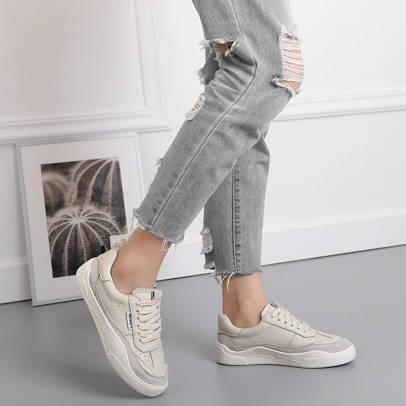 Женские кроссовки на шнуровке Белые Повседневные плоской подошве 4 цвета