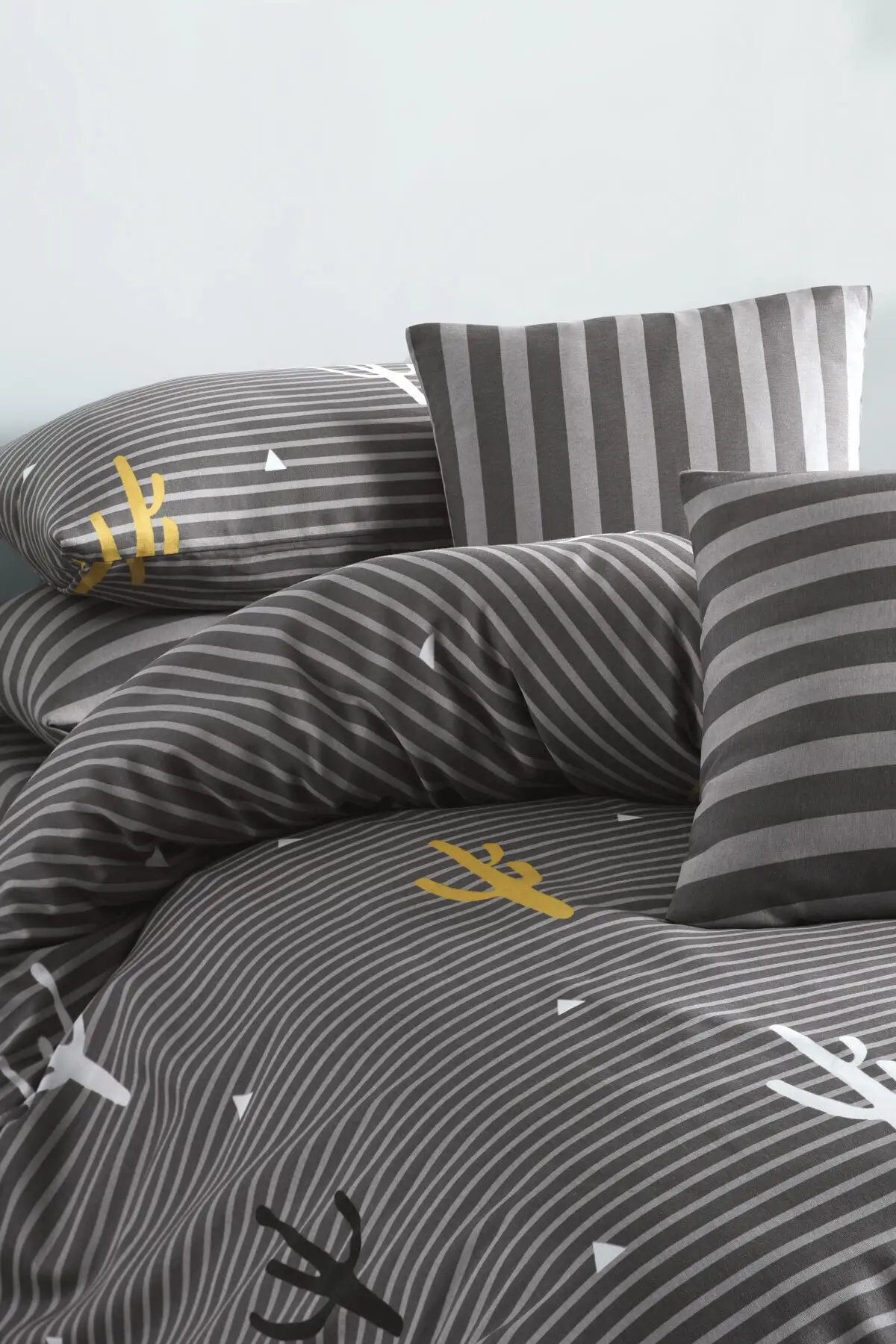 

Cactus Tek Personality Duvet cover set