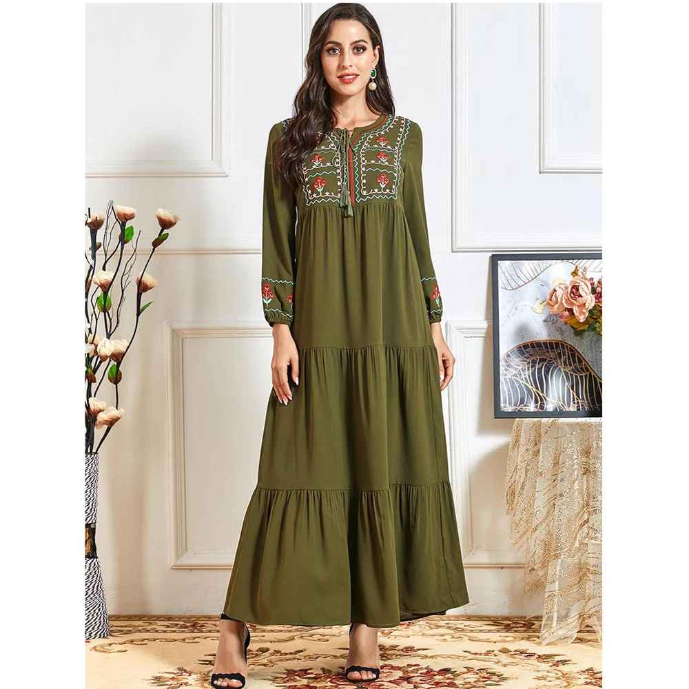 

Ethnic Embroidery Abaya Women Boho Long Maxi Dress Dubai Kaftan Turkish Caftan Islamic Clothing Arab Robe Pleated Gown Jilbab
