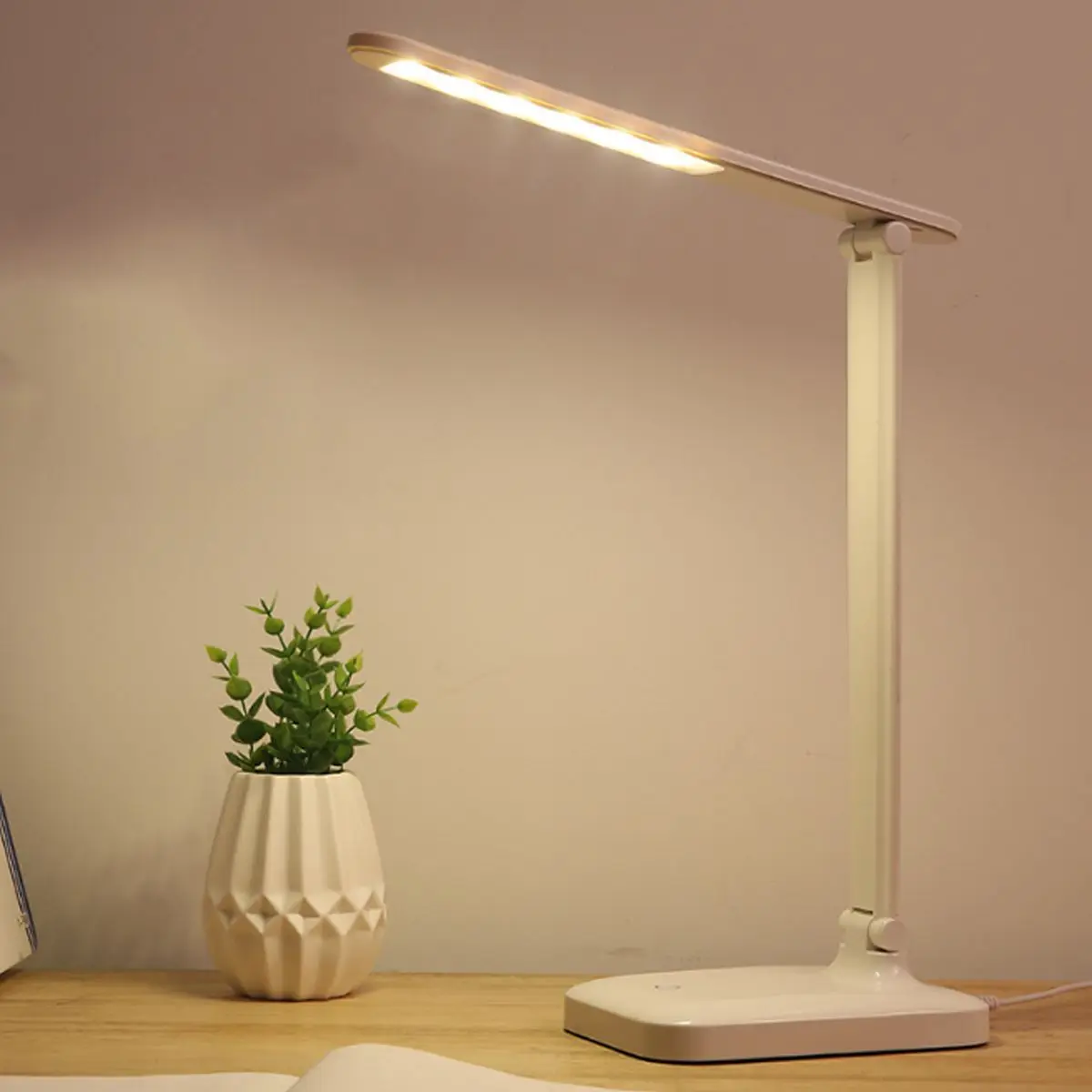 

Dimmable Desk Reading Light Foldable Rotatable Touch Switch LED Table Lamp DC 5V USB Charging Port Desk Lamp Bedside Lamp