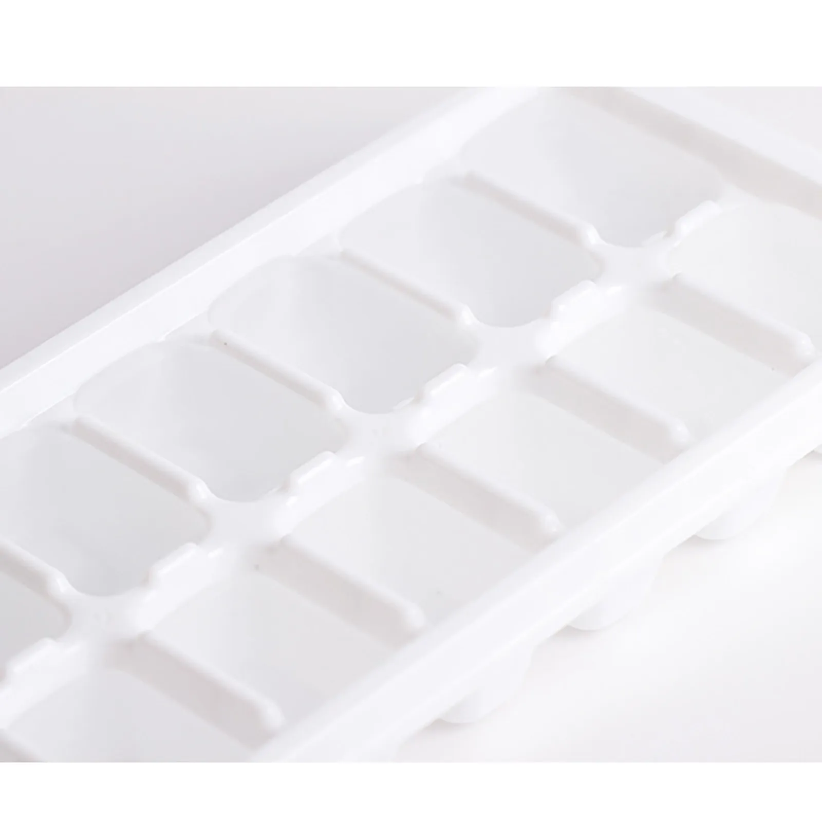 

4PC Ice Compartment Plastic Ice Compartment Mold Summer Freezing Ice Box Transparent Chocolate Baking Mold homemade ice box