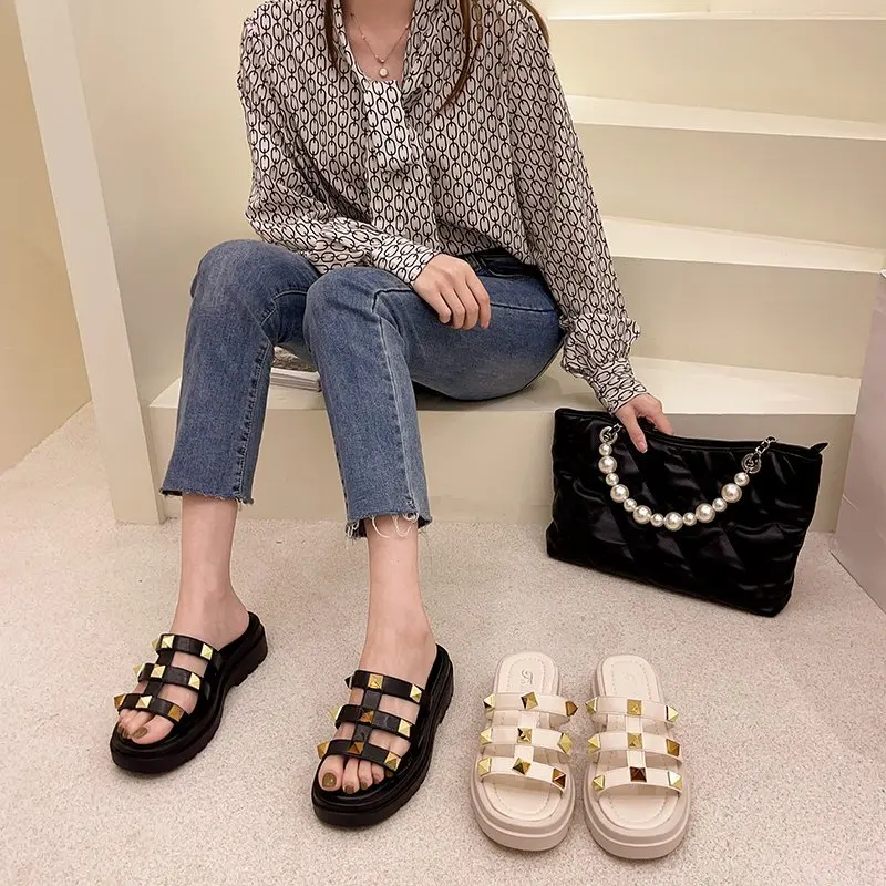 

Flat Platform Slippers Shoes Woman Summer Comfortable Women Casual Non-Slip Hollow Rivet Women's Beach Slippers Female Slides