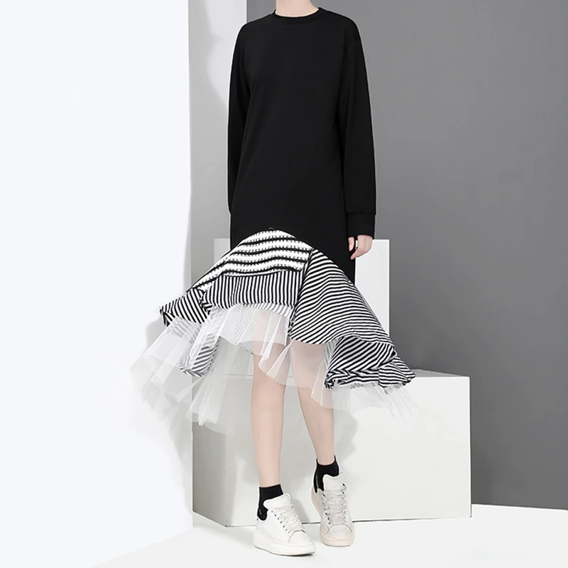 TWOTWINSTYLE гофрированное лоскутное Сетчатое платье в полоску для женщин с круглым