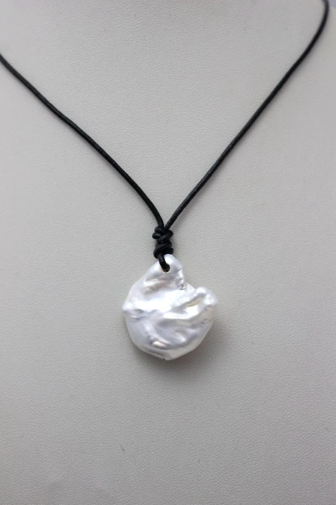 

Pearl and Leather White Freshwater Pearl Necklace Handmade Black colors Leather 24mm18INCH
