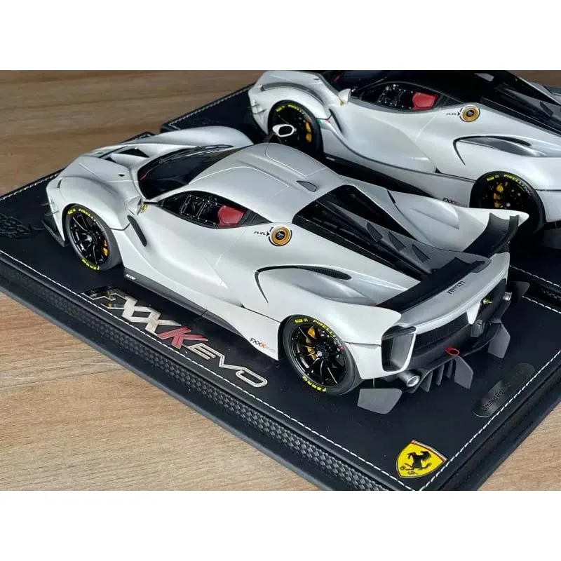 Новая модель спортивного автомобиля BBR 1: 18 Ferrari fxxk Evo Limited из смолы