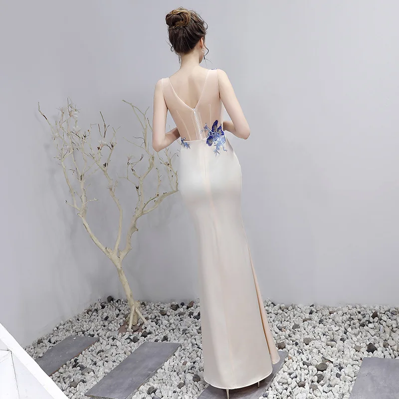 Женское вечернее платье с V-образным вырезом без рукавов | Свадьбы и торжества